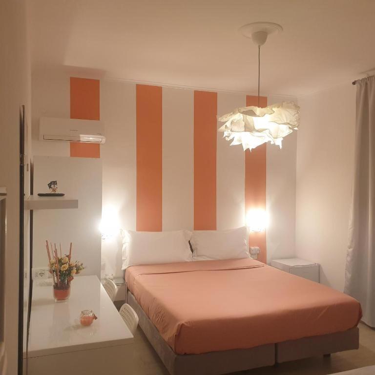 Quarto Grande com Cama de Casal ou 2 de Solteiro